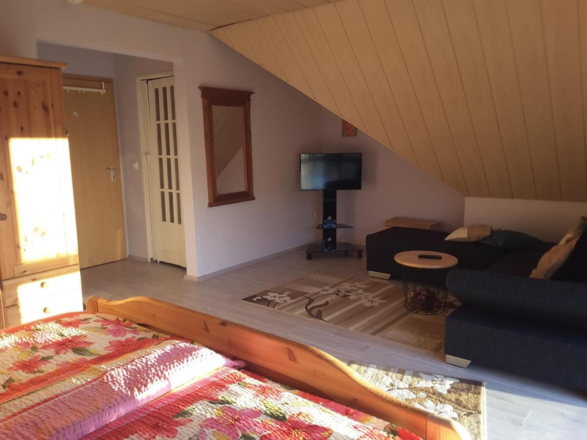 Die Ferienwohnung Lindenhof 摩泽尔河畔的泽尔 外观 照片